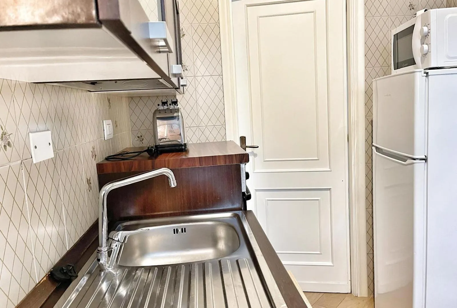 Alghero Charming Apartments, Steps From The Beach Apartment
